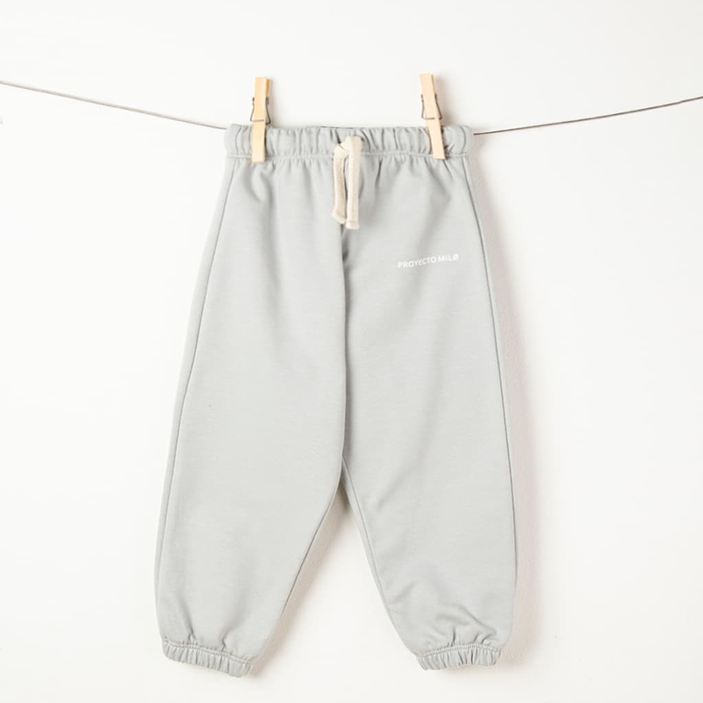JOGGER CATA GRIS TOPO CLARO
