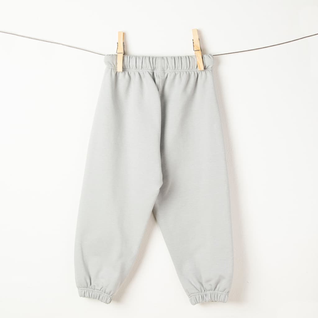 JOGGER CATA GRIS TOPO CLARO