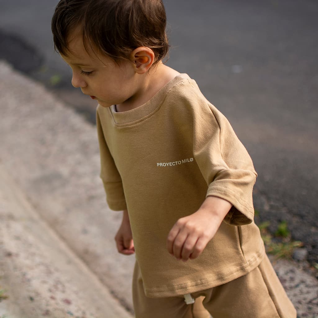 REMERA OVER GABY BEIGE